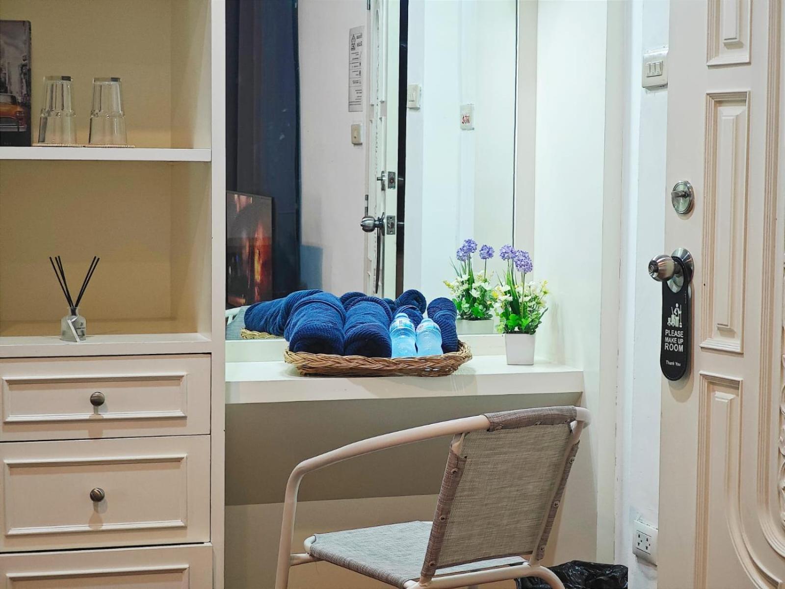 Homey Stay And Cafe By Hematoa Bangkok Kültér fotó
